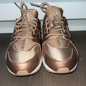 Nike Air Huarache Run Rose Gold Womens Size 8